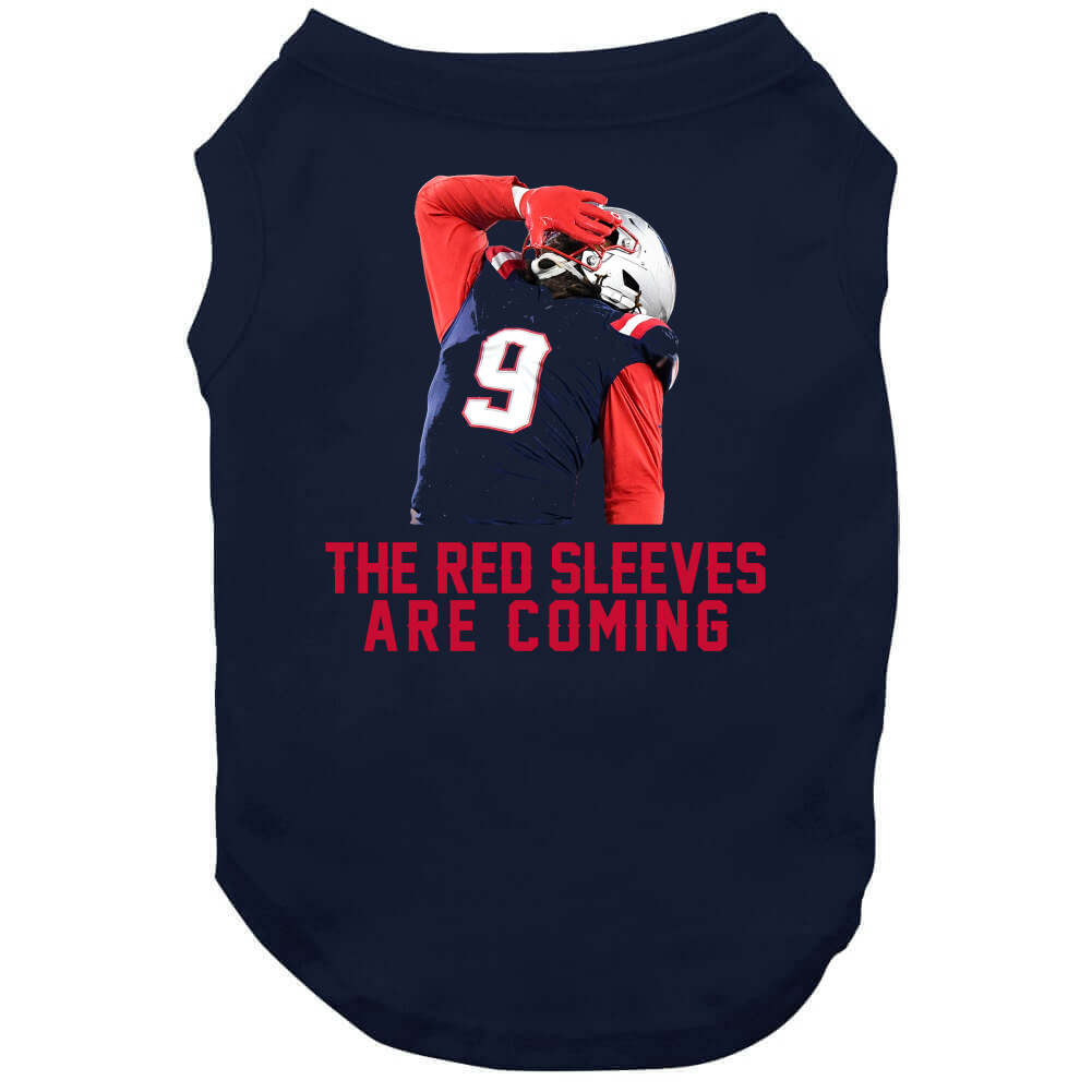 BeantownTshirts Matt Judon The Red Sleeves Are Coming New England Football Fan T Shirt Crewneck Sweatshirt / Navy / Large